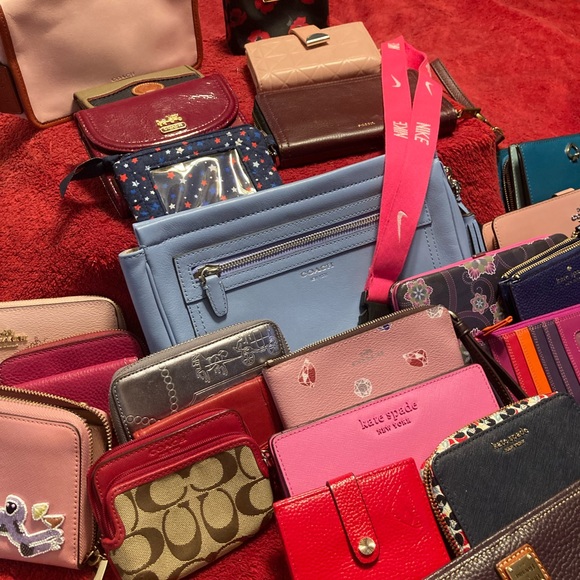 Designer wallets - Picture 3 of 4